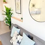 Elegant 1bdr Bright Flat With Pool