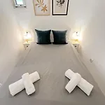 דירה Elegant 1bdr Bright Flat With Pool