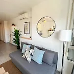 דירה Elegant 1bdr Bright Flat With Pool