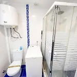 דירה Elegant 1bdr Bright Flat With Pool
