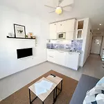 Elegant 1bdr Bright Flat With Pool טורמולינוס