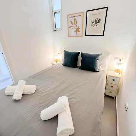 Elegant 1bdr Bright Flat With Pool * טורמולינוס