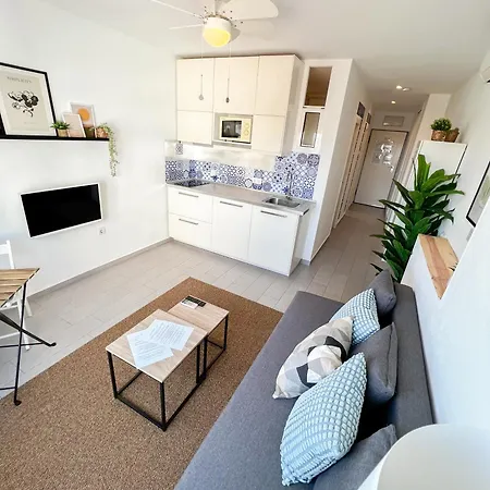 Elegant 1bdr Bright Flat With Pool *